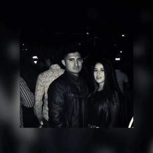 Meet your Posher, Reyes